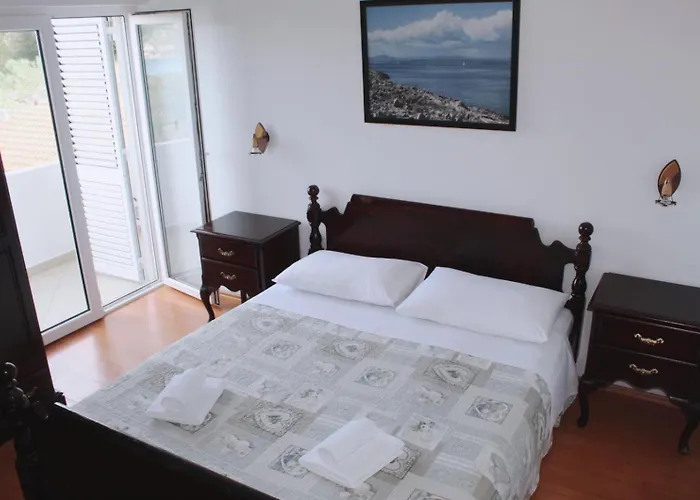 ゲストハウス Solta - Overlooking The Bay Rogač