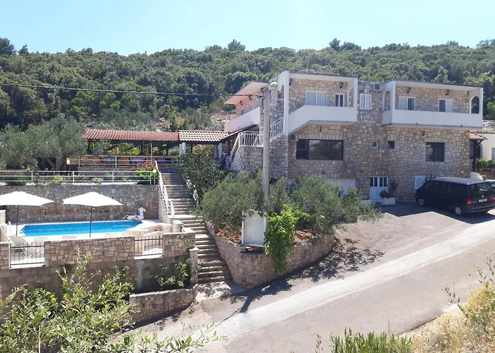 ゲストハウス Solta - Overlooking The Bay Rogač