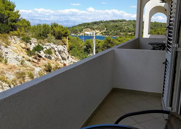 Solta - Overlooking The Bay 3* Rogač