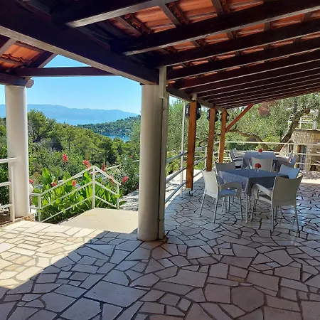 Pensión Solta - Overlooking The Bay