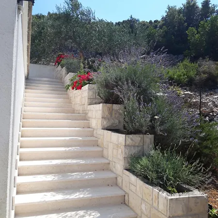 Solta - Overlooking The Bay 3* Rogač