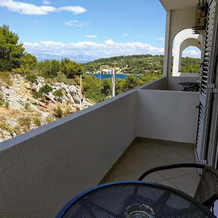 Solta - Overlooking The Bay 3* Rogač