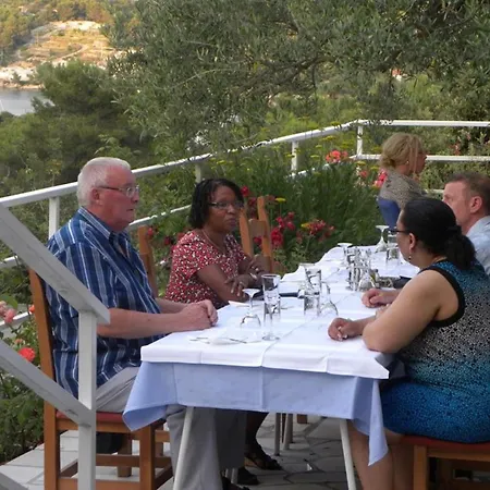 Solta - Overlooking The Bay Konukevi