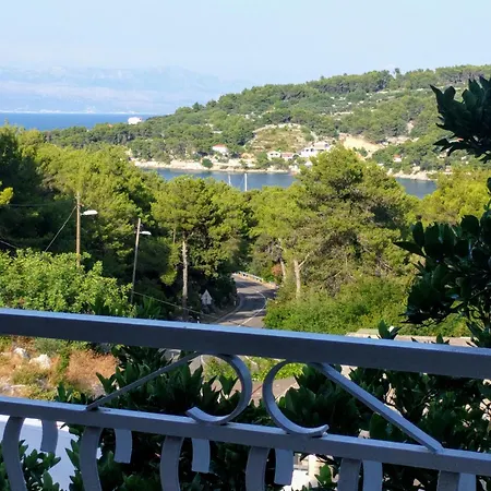 Solta - Overlooking The Bay Konukevi 3*